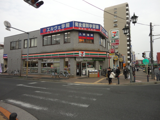 Convenience store. Cebu Eleven Matsudo chome store up (convenience store) 428m