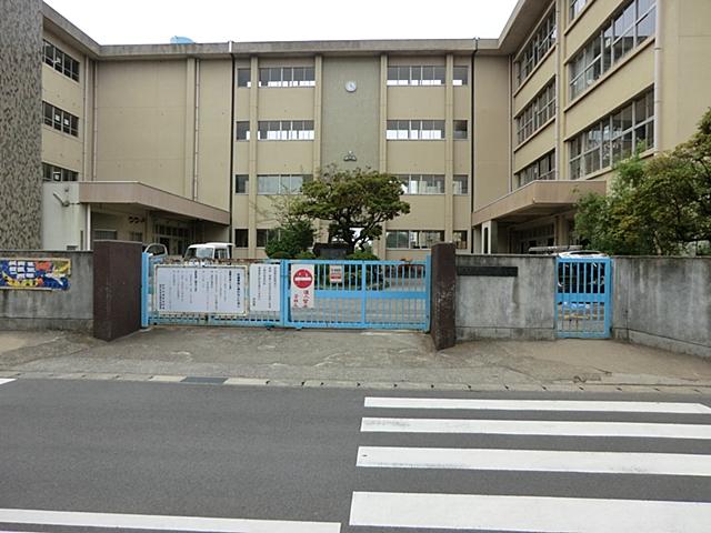 Primary school. 750m to Matsudo Municipal Kogasaki Elementary School