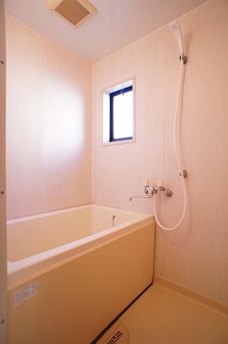 Bath.  ※ It is a photograph of the same type of room.