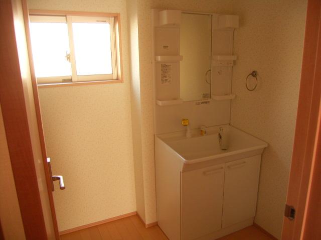 Wash basin, toilet