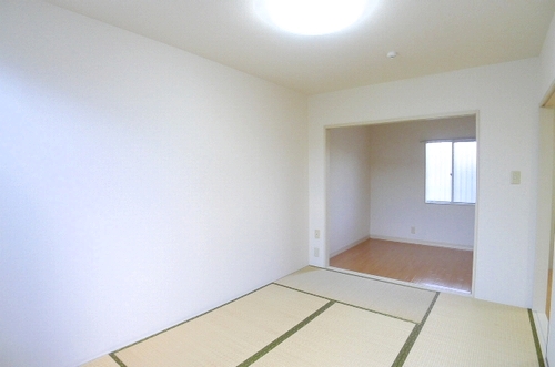 Other room space. Moist settle Japanese-style rooms ☆ It is a photograph of the 202 in Room
