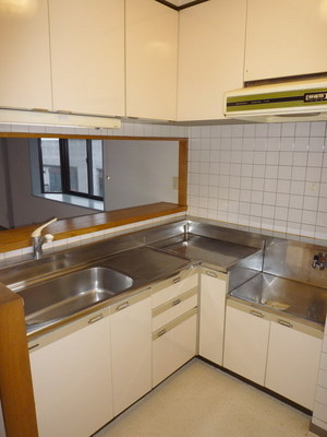 Kitchen. Counter Kitchen Gas stove installation Allowed