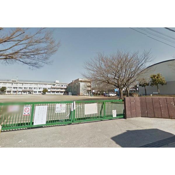 Primary school. Matsudo Municipal Matsuhidai second elementary school up to 200m