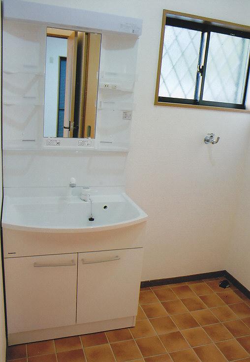 Wash basin, toilet. Spacious wash room of the space