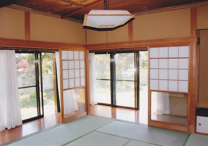 Other introspection. Bright Japanese-style room in the southeast angle room