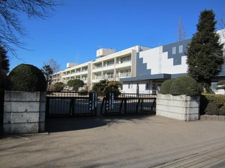 Junior high school. Nagareyama until the South Junior High School 550m