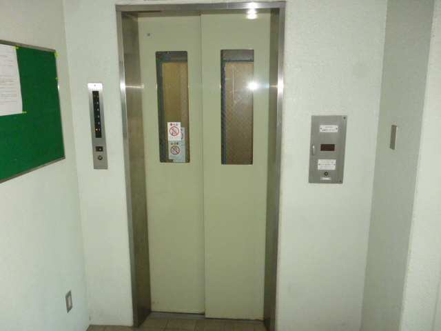 Other common areas. With elevator