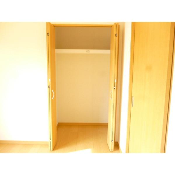 Receipt. First floor Western-style housing