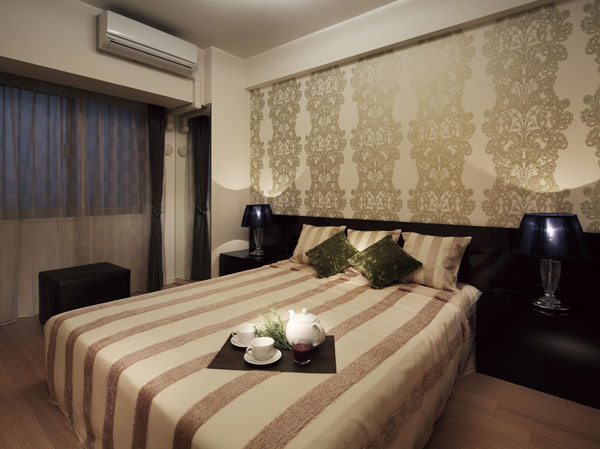Interior.  [Western style room] Such as the wide main bedroom and children's room a double bed is put to suit your life style offers Western-style rooms that can be used in multi-purpose.