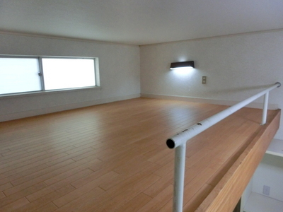 Other room space. With loft