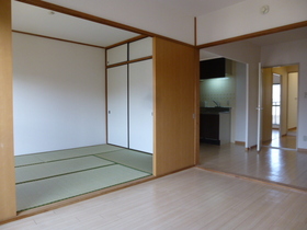 Living and room. So bright because the floor is maple color, There is a feeling of cleanliness.