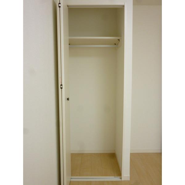 Receipt. Western-style (3) Storage