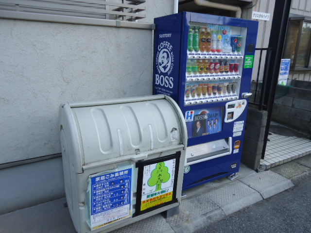 Other common areas. On-site dump & vending machines