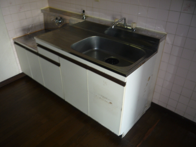 Kitchen. Renovation before photo With hot water supply Two-burner stove installation Allowed