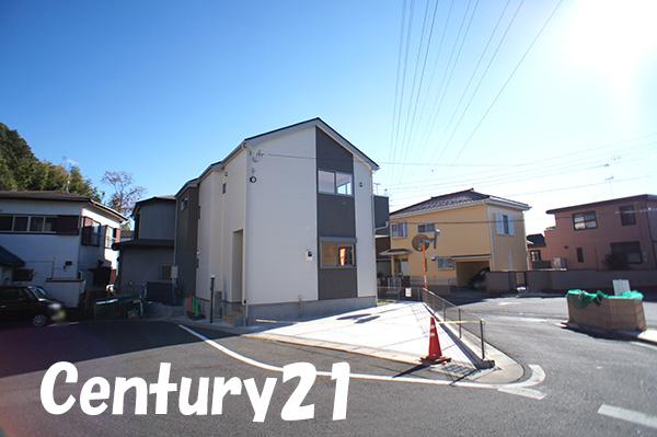 Local photos, including front road. 11 / 21 shooting