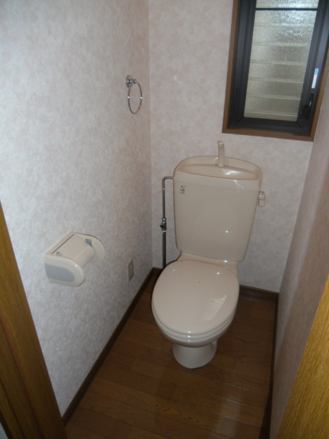 Toilet. There is a window, Ventilation of easy to toilet