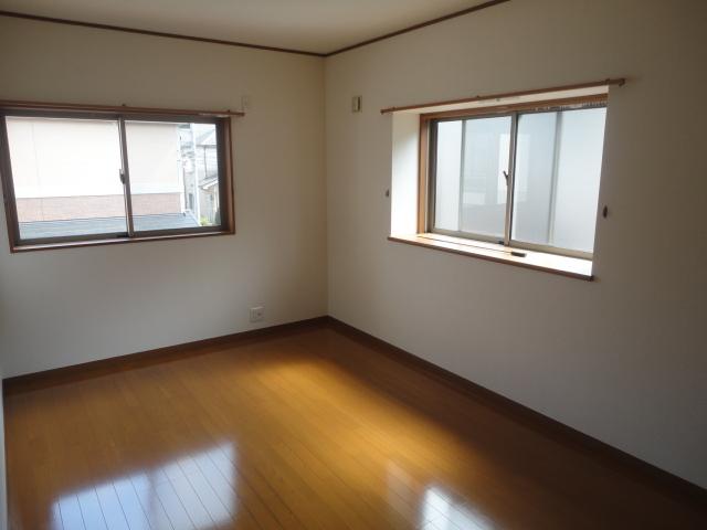 Non-living room. ◆ It is the second floor of the bright and spacious master bedroom.