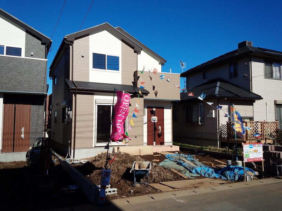 Local photos, including front road. Local (December 22, 2013) Shooting South 6m road Yang per good Parking space two [Doma finish]