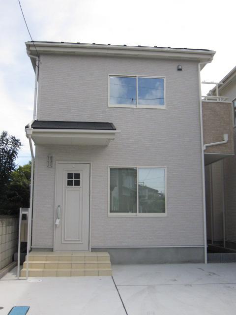 Local appearance photo. Local (11 May 2013) Shooting