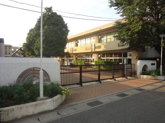Primary school. Nagareyama 450m to stand Shinkawa elementary school