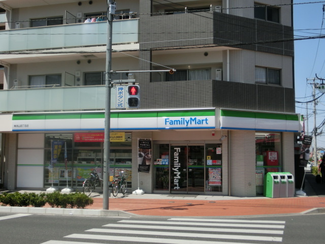 Convenience store. FamilyMart Minami Nagareyama Yonchome store up (convenience store) 10m