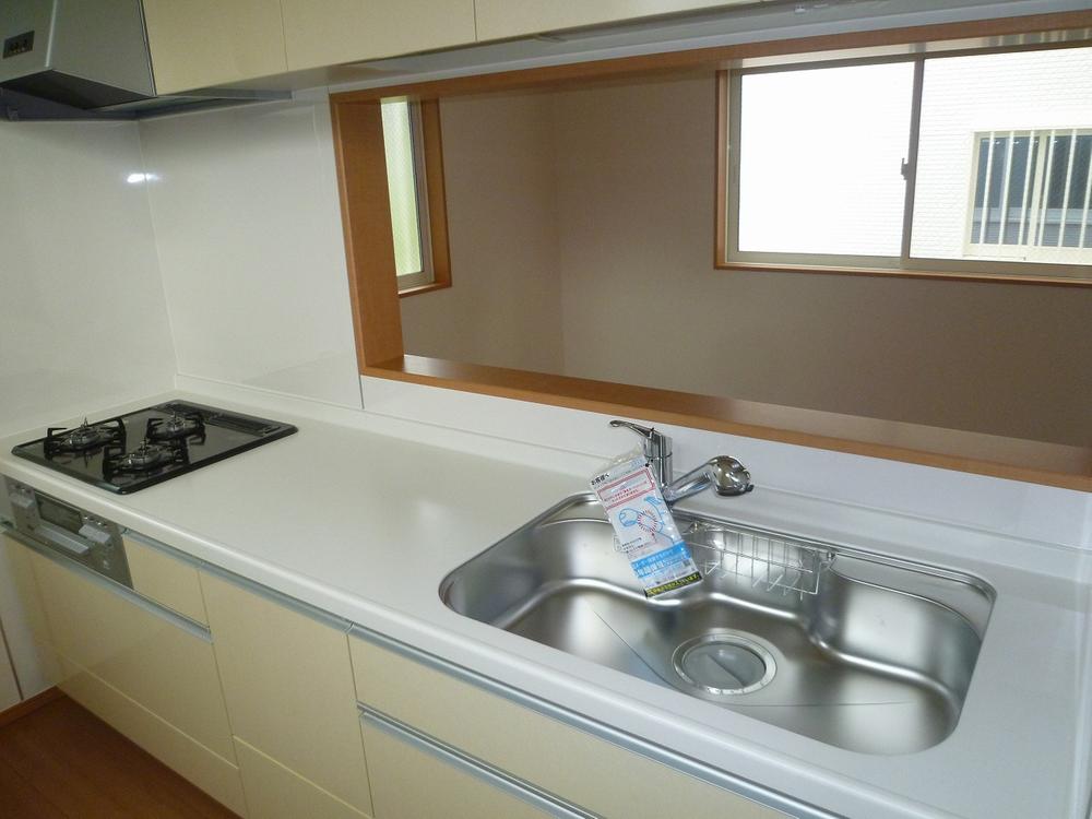 Kitchen. Indoor (July 2011) shooting