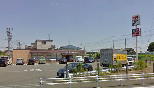 Convenience store. 300m to Seven-Eleven Nagareyama Central Park store (convenience store)