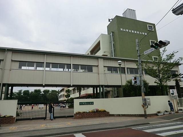 Primary school. Nagareyama Municipal Higashifukai to elementary school 360m