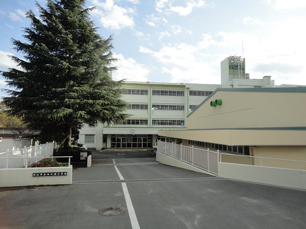 Primary school. 468m to Nagareyama Municipal Mukaikogane elementary school (elementary school)