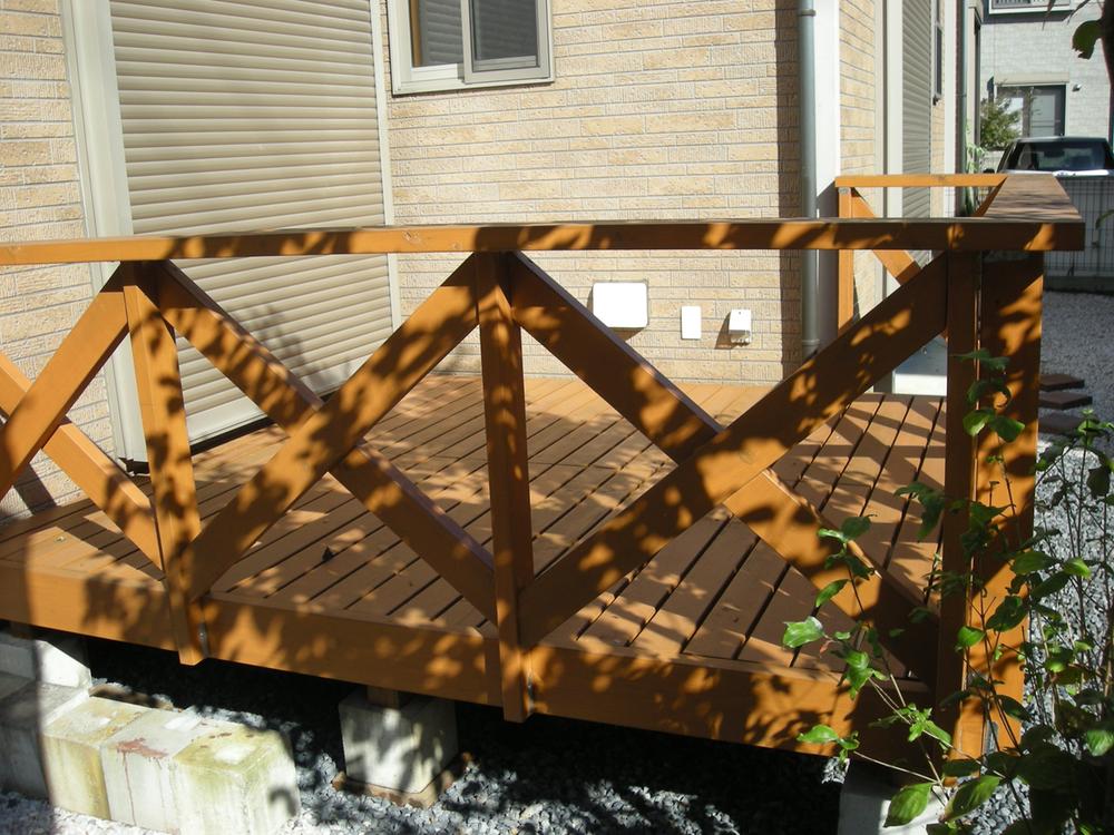 Local appearance photo. ~ How to use a variety of wood deck ~