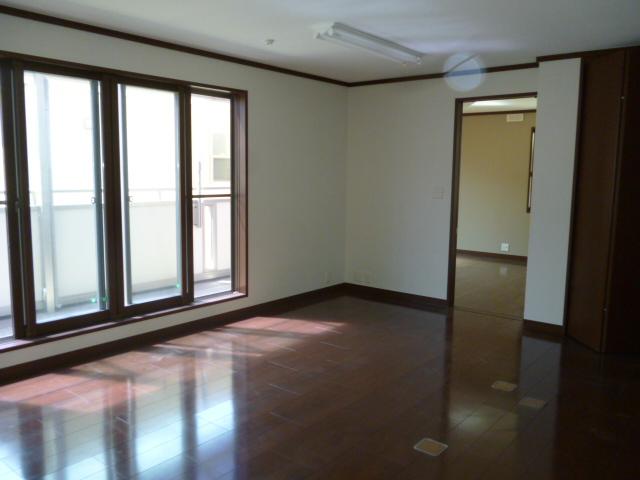 Living. 2F living