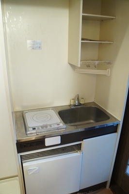 Kitchen. IH stove ・ With a mini fridge