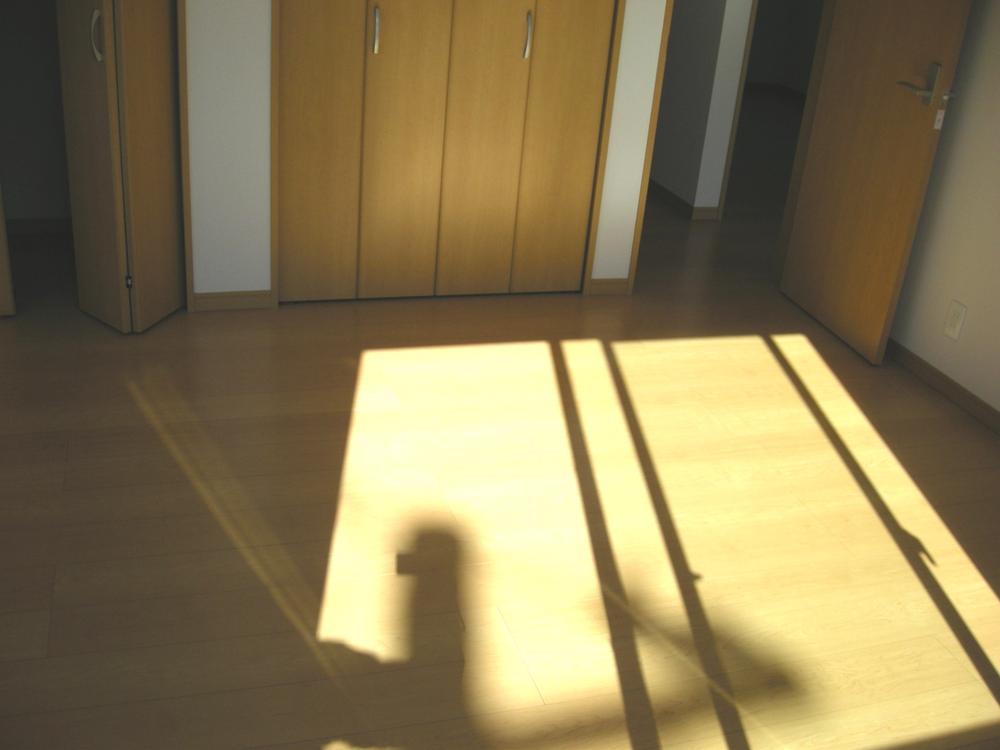 Non-living room. Indoor (11 May 2013) Shooting