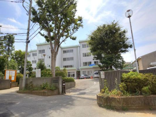 Junior high school. Nagareyama until municipal Tokiwamatsu Junior High School 1570m