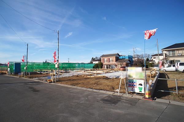 Local photos, including front road. Local (12 May 2013) Shooting