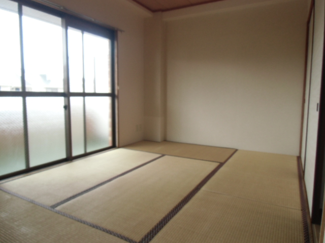 Living and room. Good Japanese-style rooms per yang