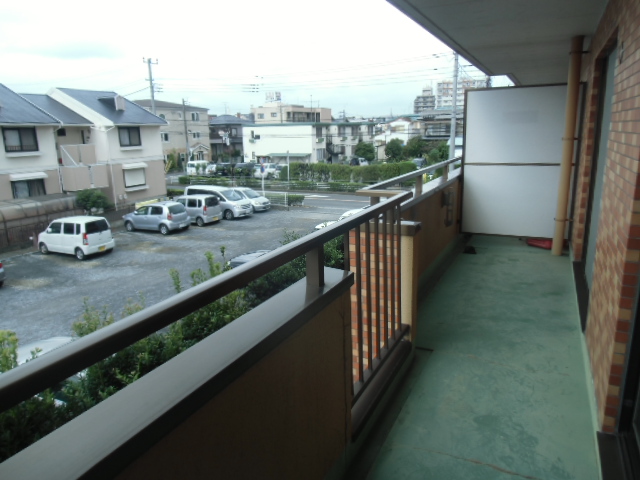 Balcony. Wide balcony laundry is also safe