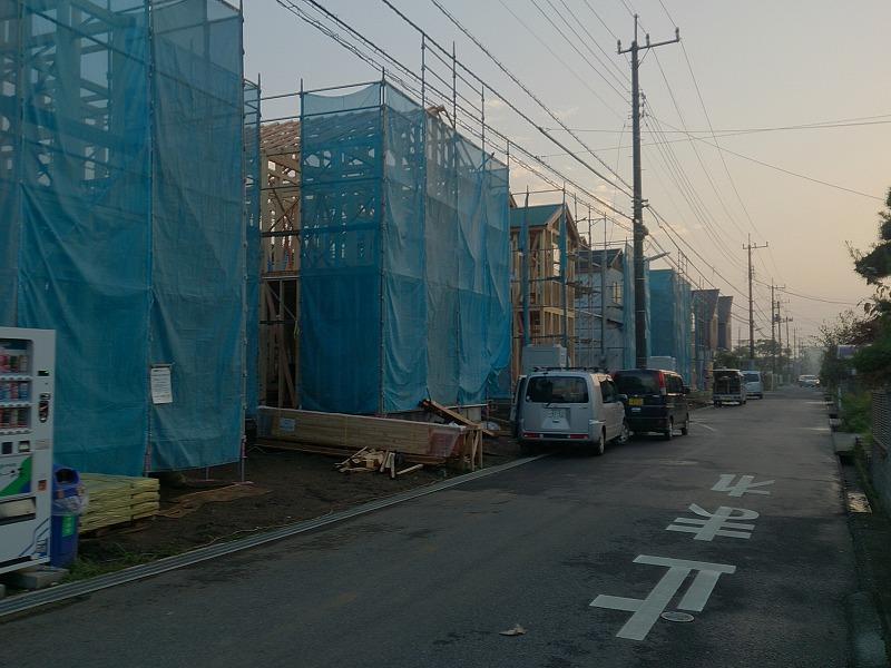 Local photos, including front road. Local (November 7, 2013) Shooting