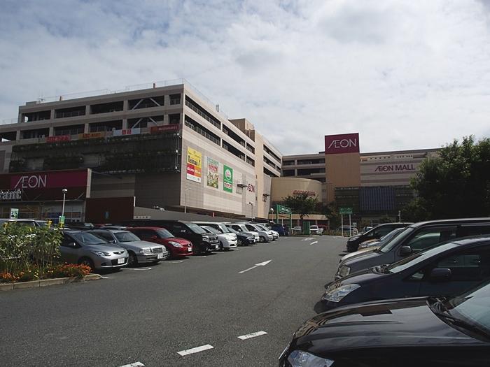 Shopping centre. 1900m to ion Kashiwaten