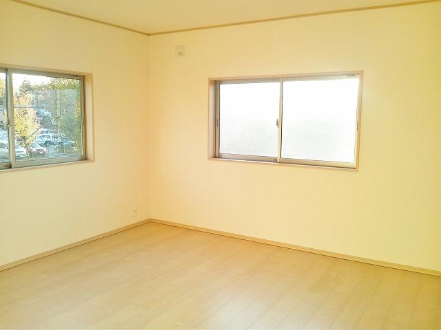 Non-living room. It is a good plan of sun per direction Zenshitsuminami.