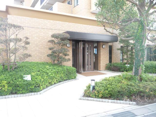 Entrance. Common areas