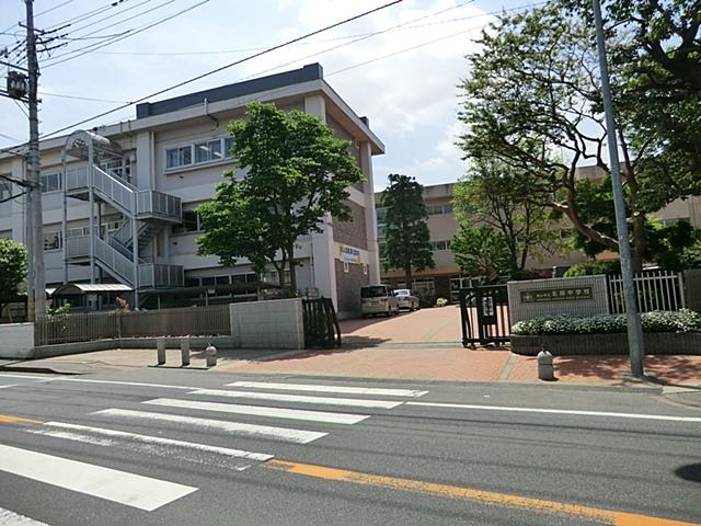 Junior high school. Nagareyama 1040m to stand north junior high school