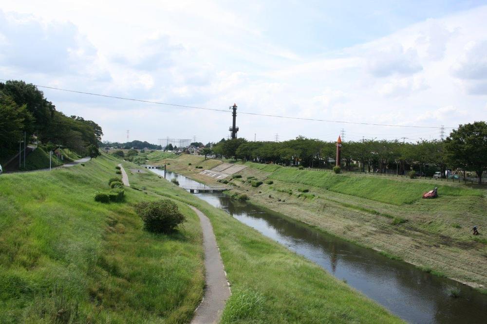 park. The 1282m spring until the canal waterfront park you can cherry-blossom viewing under cherry trees