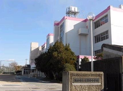 Junior high school. Nagareyama Municipal Higashifukai until junior high school 1600m