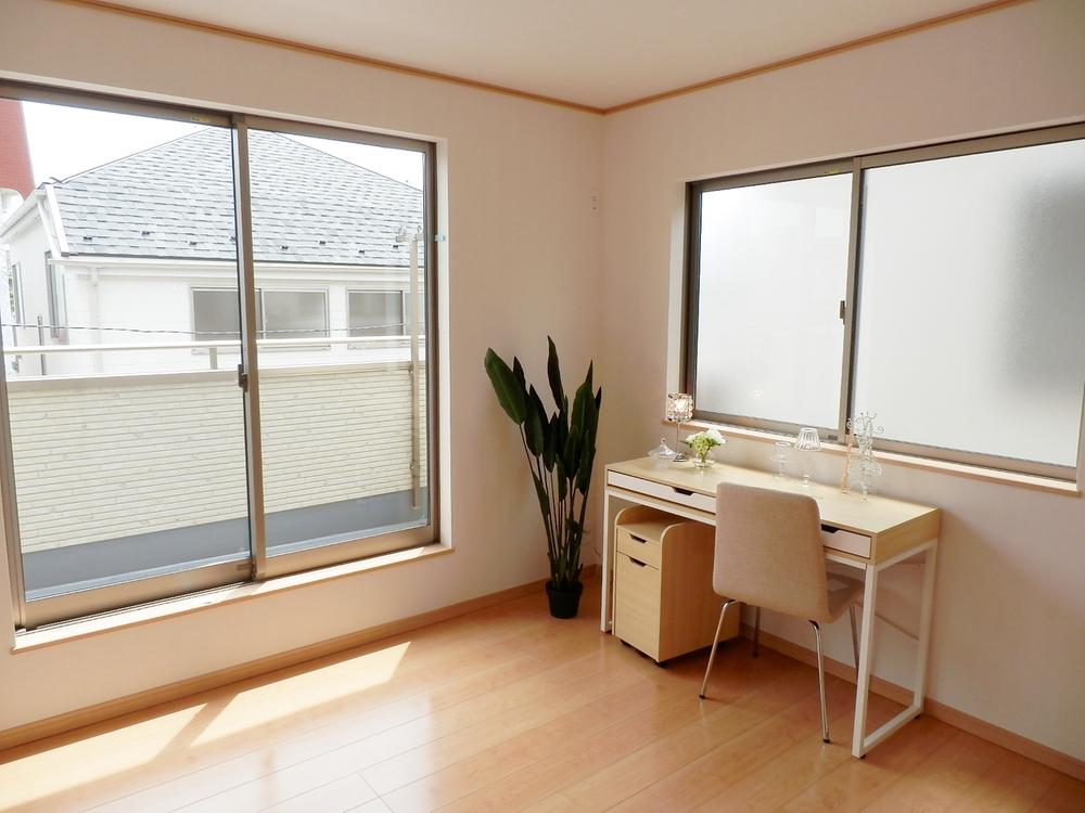 Same specifications photos (Other introspection). Same specifications