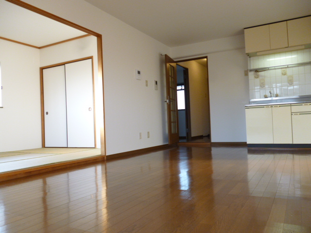 Living and room. living, 16.5 Pledge space during the next to Japanese-style partition open