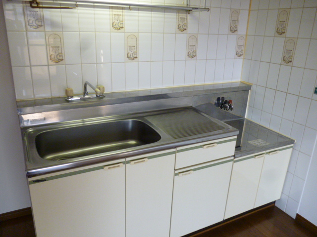 Kitchen. With hot water supply Two-burner stove installation Allowed Kitchen