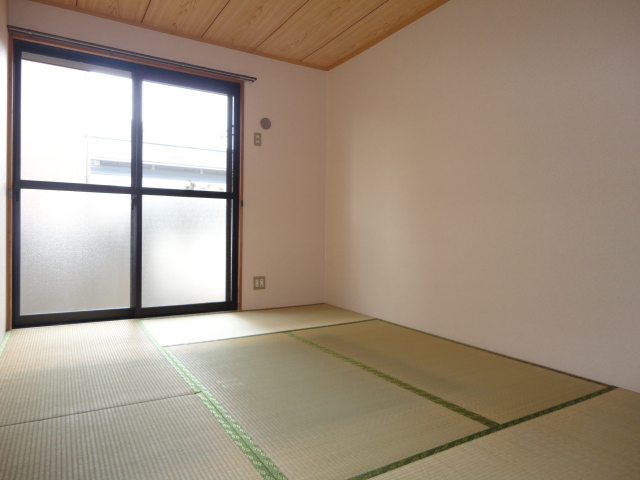 Other room space. It is a good Japanese-style user-friendly