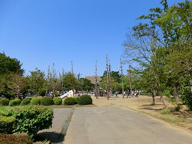 park. 2205m to Waseda park