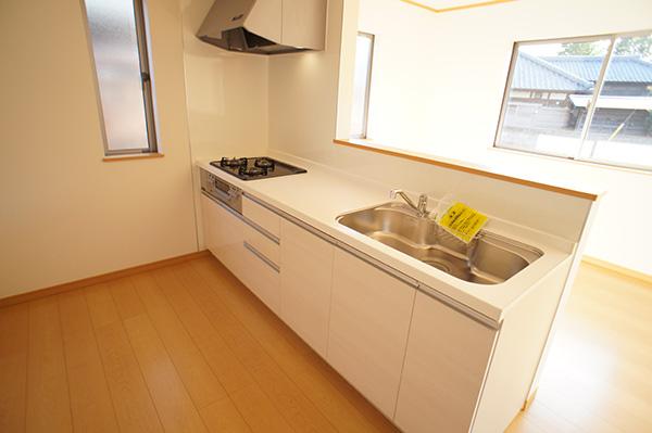 Kitchen. Face-to-face kitchen can feel your family close Indoor (11 May 2013) Shooting